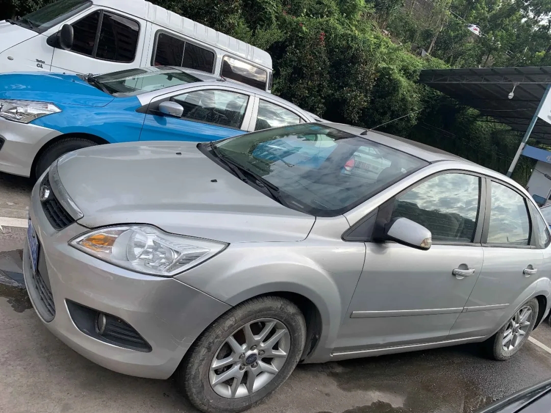 公開(kāi)拍賣(mài)?？怂埂⑸虾e克牌機(jī)動(dòng)車(chē)