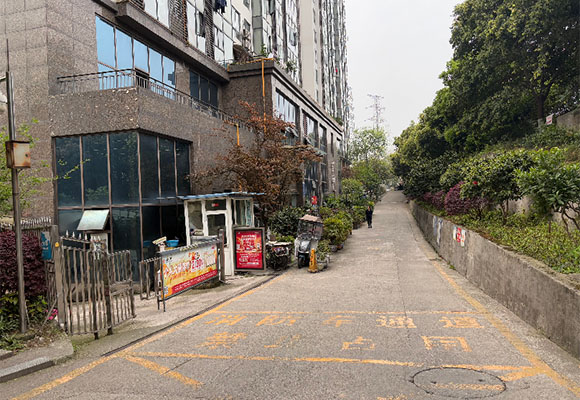 長江現(xiàn)代城4個(gè)車位第一次變賣